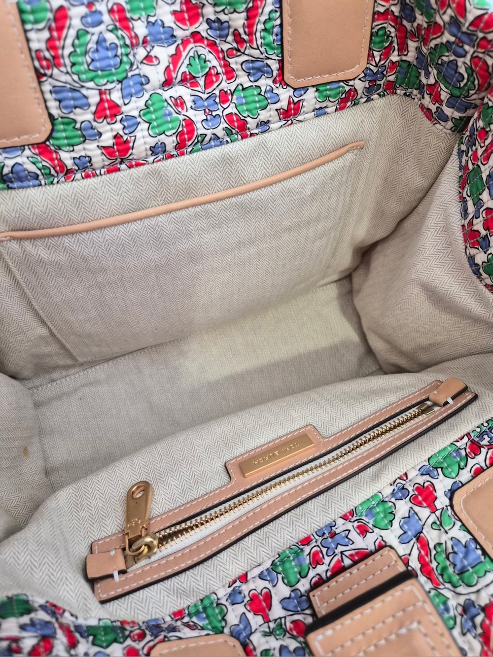 Tory Burch Multicolor Canvas Tote with Tan Leather Logo. - Picture 3 of 6